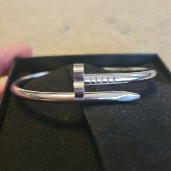 NIB Nail Bangle Bracelet - Picture 3 of 9